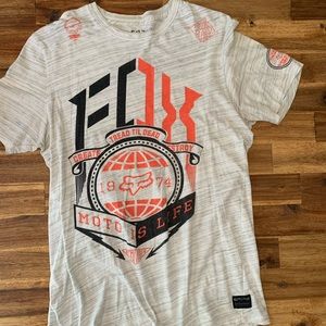 Mens Fox T-shirt size Large